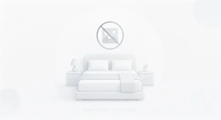Standard King Room with Roll-in Shower - Accessible/Non-Smoking